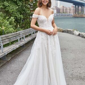 NWT Madison James Off-Shoulder Lace Wedding Dress in White